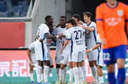 中超激战：马莱莱闪耀全场，泰山主场1-2憾负大连